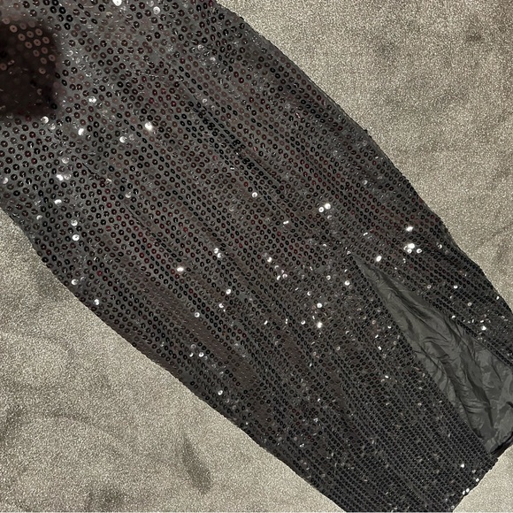 Bari Jay vintage GORGEOUS sequin Halter gown! - Picture 4 of 5